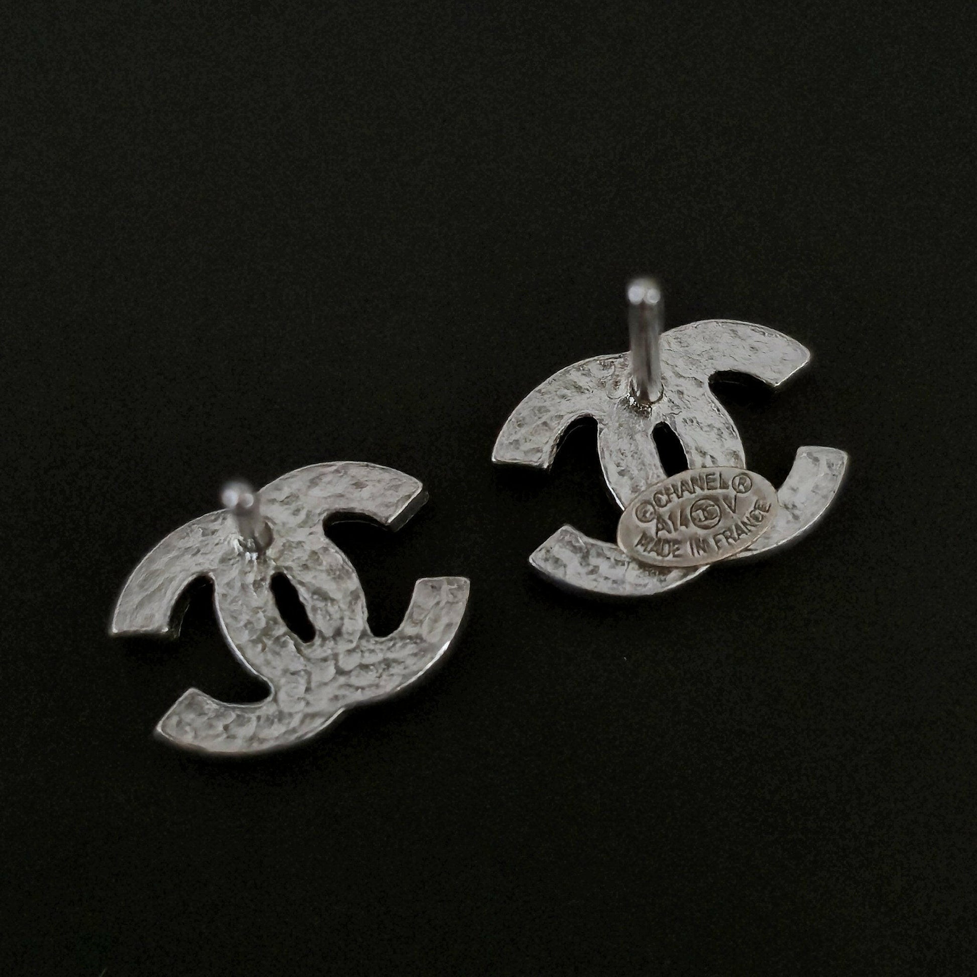 Chanel Silver Crystal CC Earrings - with Box - The Luxury VintageChanel Silver Crystal CC Earrings - with BoxThe Luxury VintageChanel Silver Crystal CC Earrings - with Box